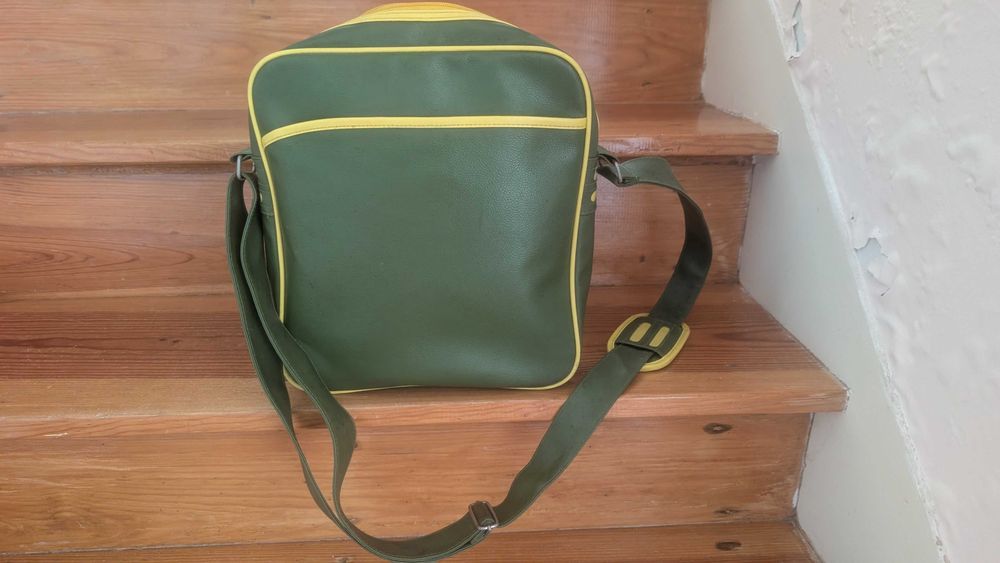 Mala ombro verde