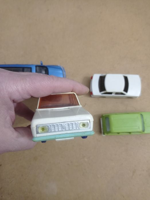 Продам игрушки машинки