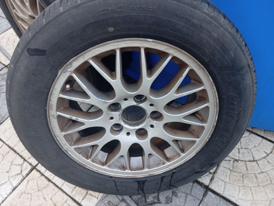 Jante 16 com pneu BMW 320