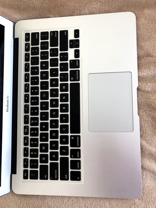 MacBook Air 125gb prateado em perfeito estado.