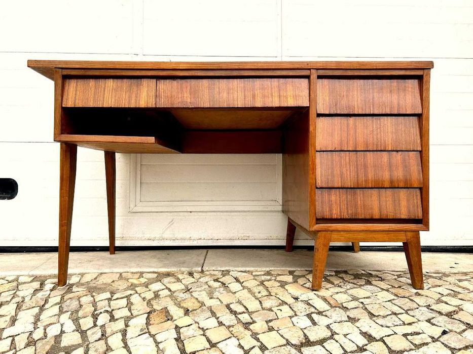 Secretária olaio vintage +143,5comp x71prof x 82alt.