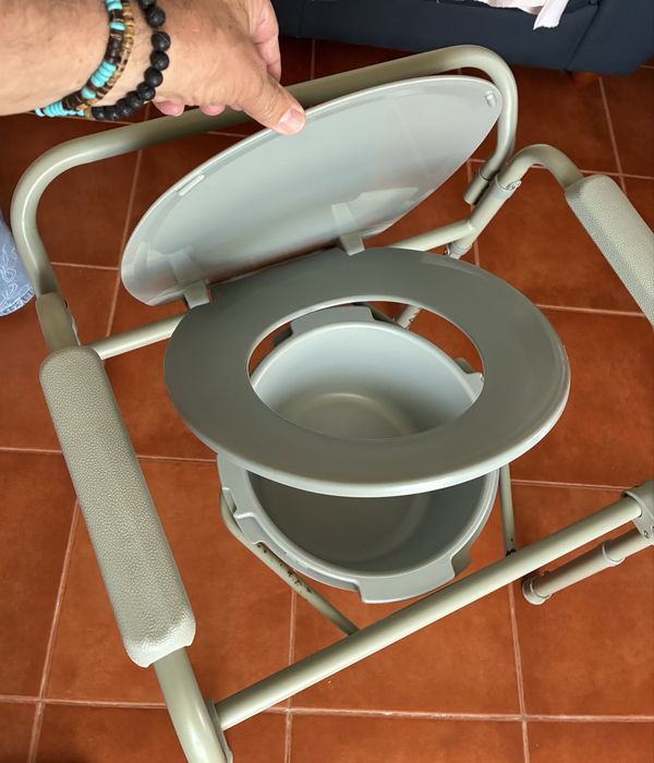 Cadeira sanitária em otimo estado
