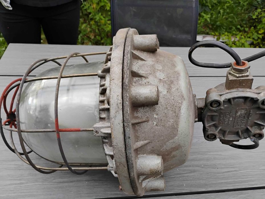 Stara lampa przemysłowa przeciwwybuchowa ZAOS OMP-300