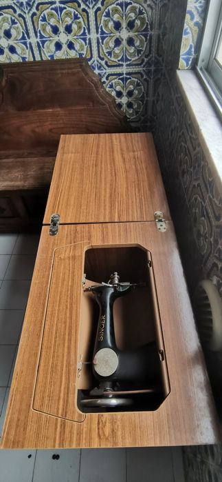 Máquina de Costura Singer