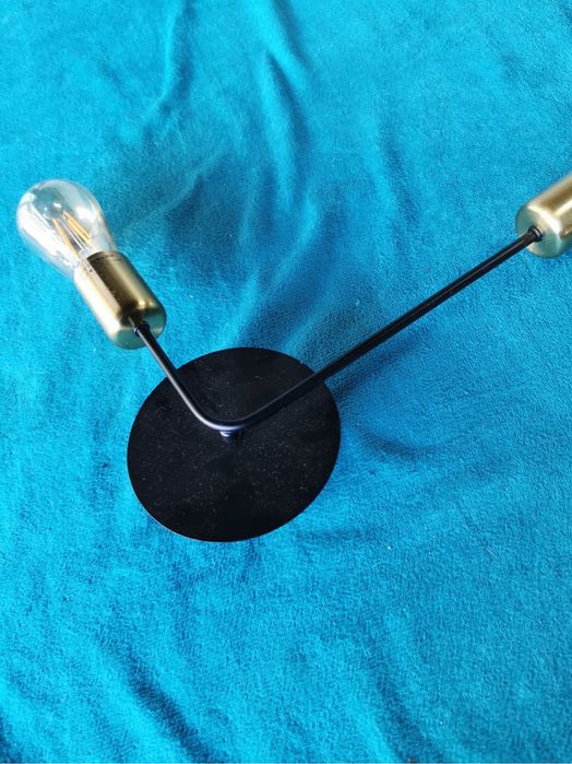 Candeeiro de parede com lampadas