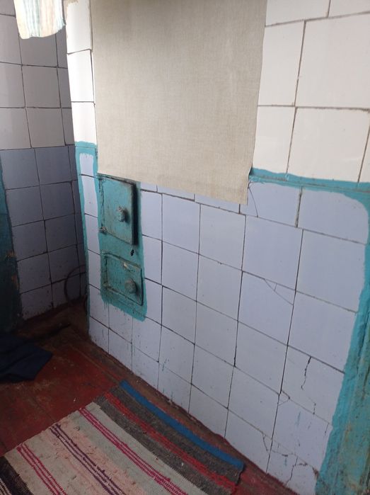 Будинок  біля міста. 380 ВОЛЬТ. Є-ВІДНОВЛЕННЯ.