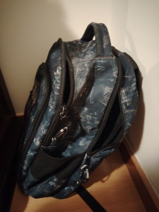 Mochila escolar da Ghuts