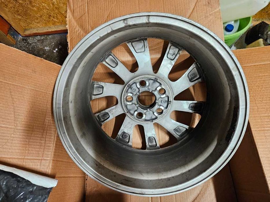 Felga 17'' TOYOTA Camry 5x114,3 7,5Jx17 ET45 BVU OEM 1szt 2021r Ładna