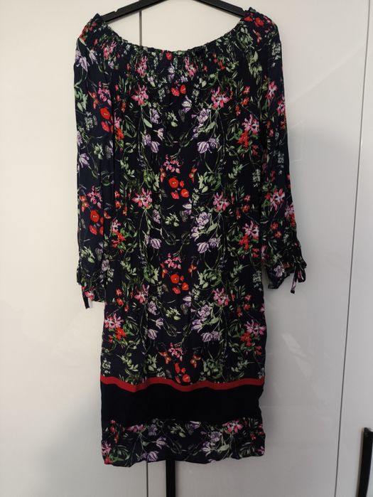 Sukienka dekolt hiszpanka zwiewna i lekka