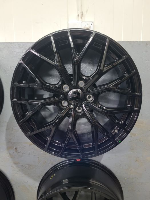 Felgi alu Wheelworld WH37 5x112 18" 8J ET40 A3, A4, Golf, Octavia