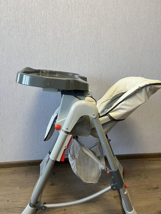 Годувальний столик CARETERO