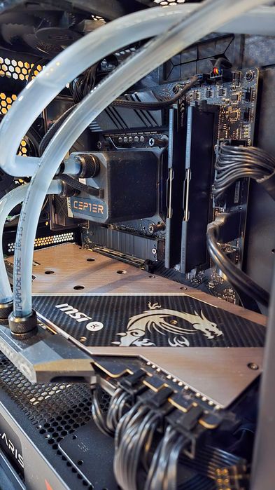 PC i5 12600k - msi sea hawk 2080ti - 32gb - 500gb - msi z690 - 750W