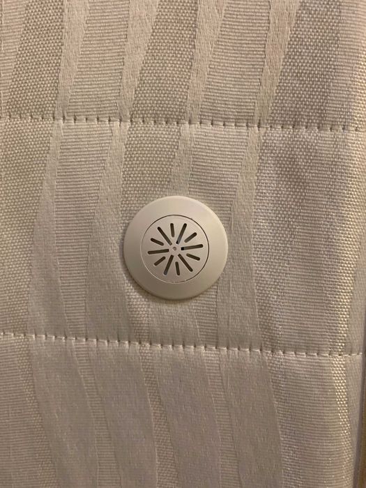 Colchão branco de solteiro