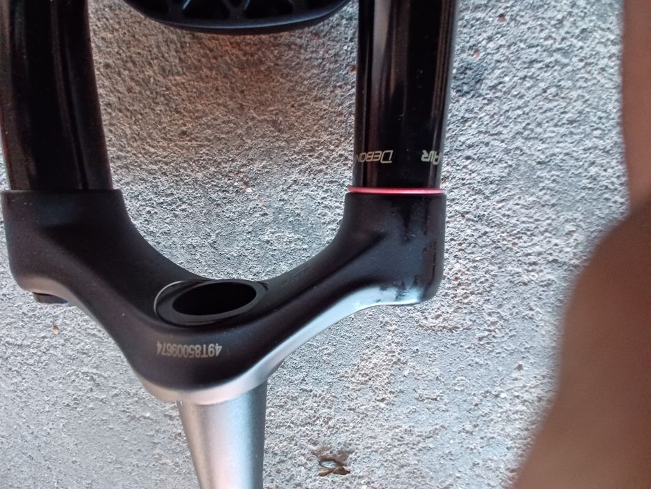 Suspensão BTT RockShox YARI RC 27.5