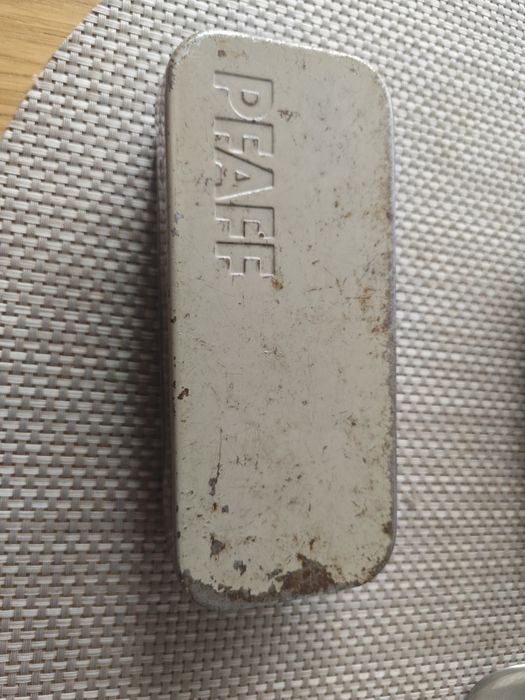 Zabytkowe pudełko do maszyny PFAFF