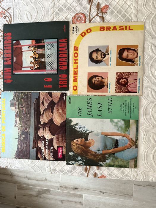 Lote de 54 discos de vinil LP (12”) várias edições e géneros musicais