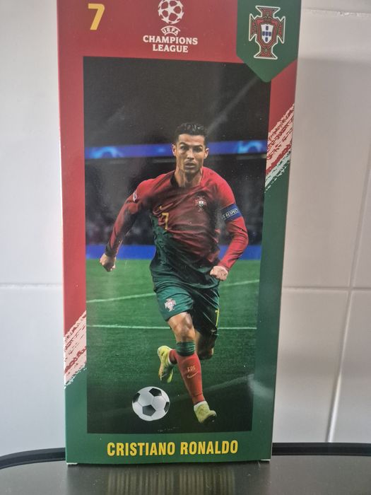Estatueta do Cristiano Ronaldo Nova  com Altura de 27cm na sua Caixa Selada.