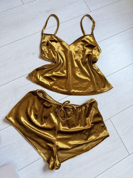 Піжама з оксамиту