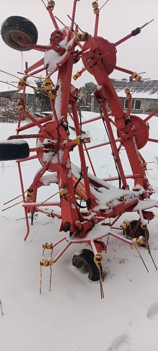 Przewracarka przetrząsarka do siana Agram