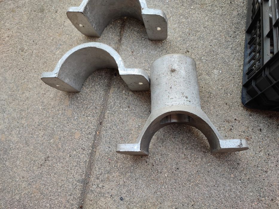 Lote de peças metalicas industriais, suportes casquilhos/flange/abraçadeiras e tampão