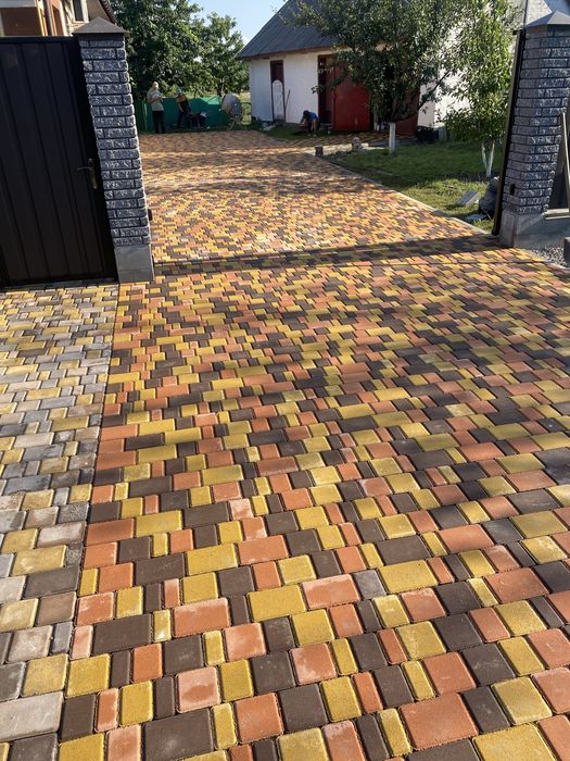 Укладка тротуарної плитки