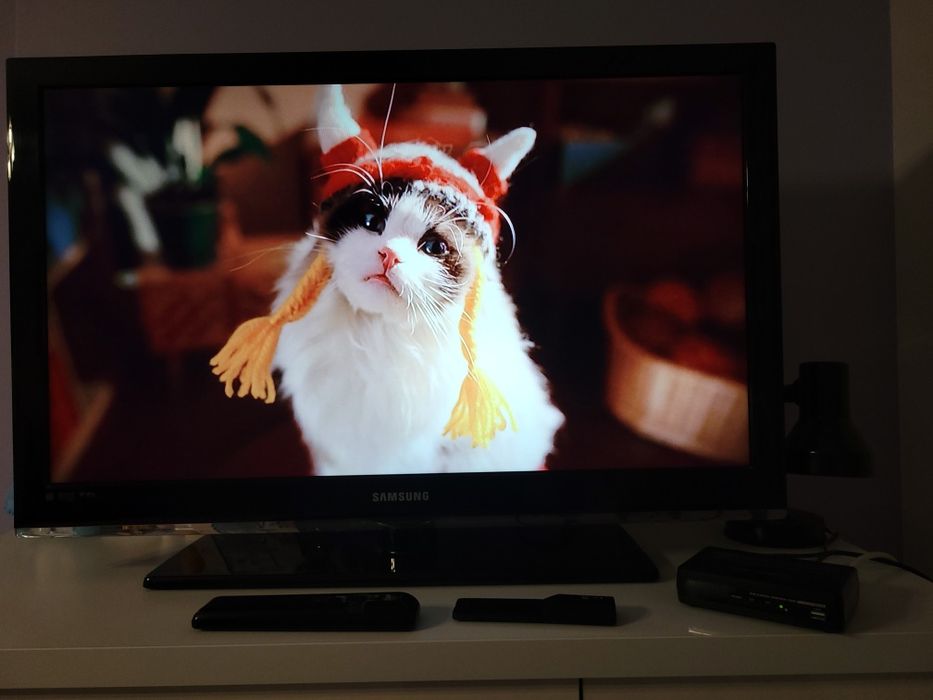 Telewizor Samsung 37 cali dekoder dvb t piloty