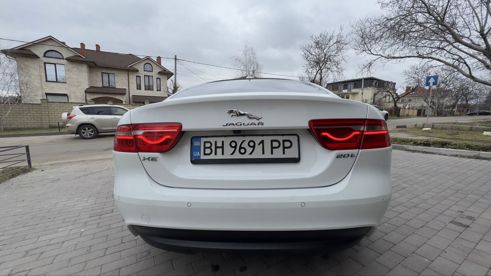 Jaguar XE, Prestige 2015