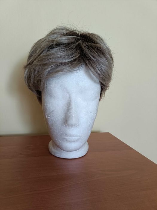 Sprzedam perukę damską firmy NAH