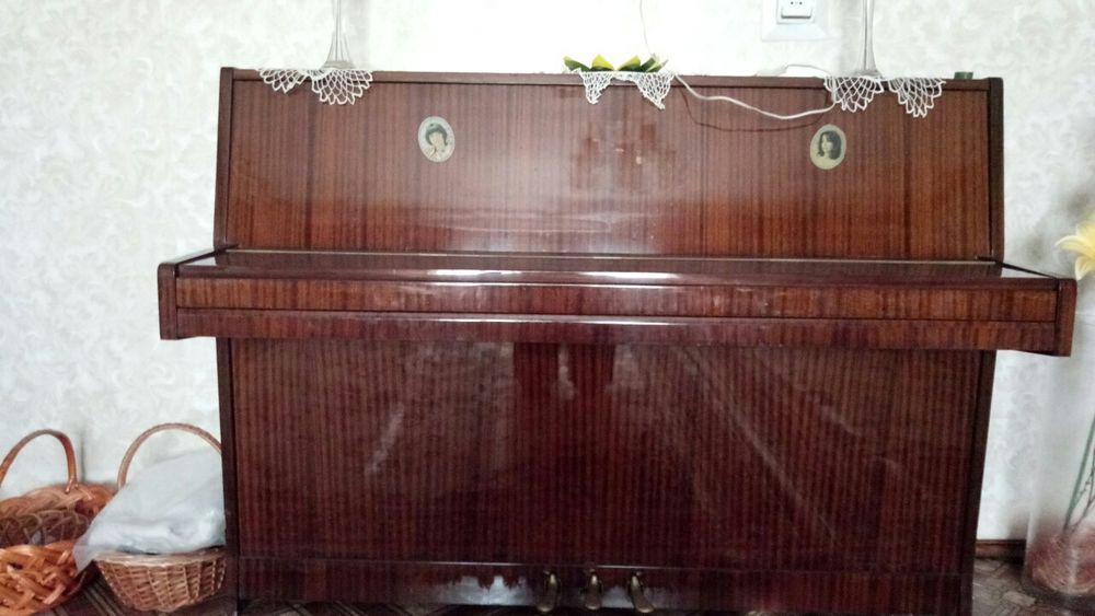 Піаніно Petrof чеського виробника.