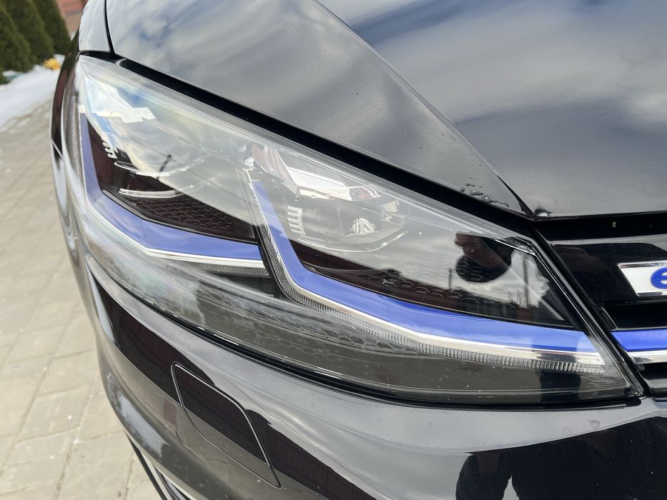 Volkswagen E-golf 35.8кВ