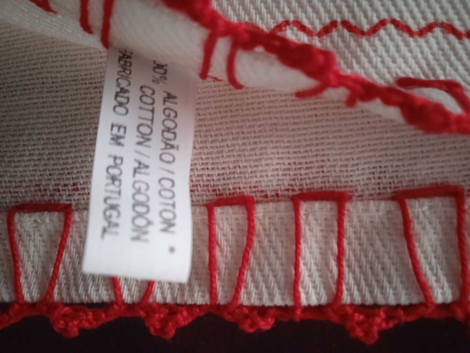 Hand-embroidered tablecloth429812964467691524