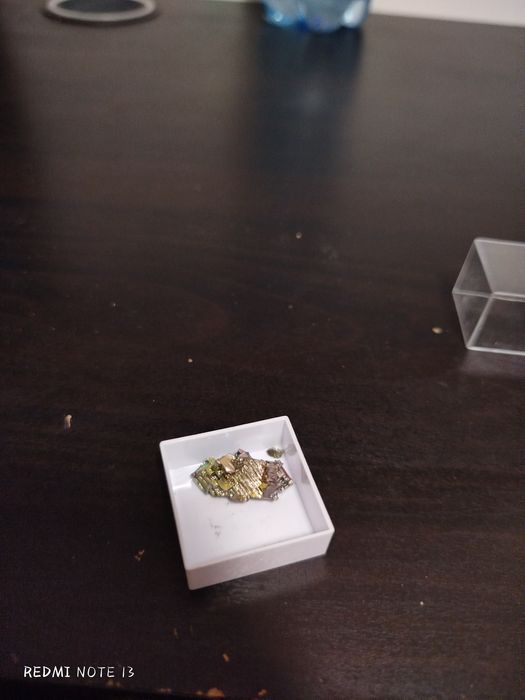 Sprzedam mały kawałek kamienia piryt