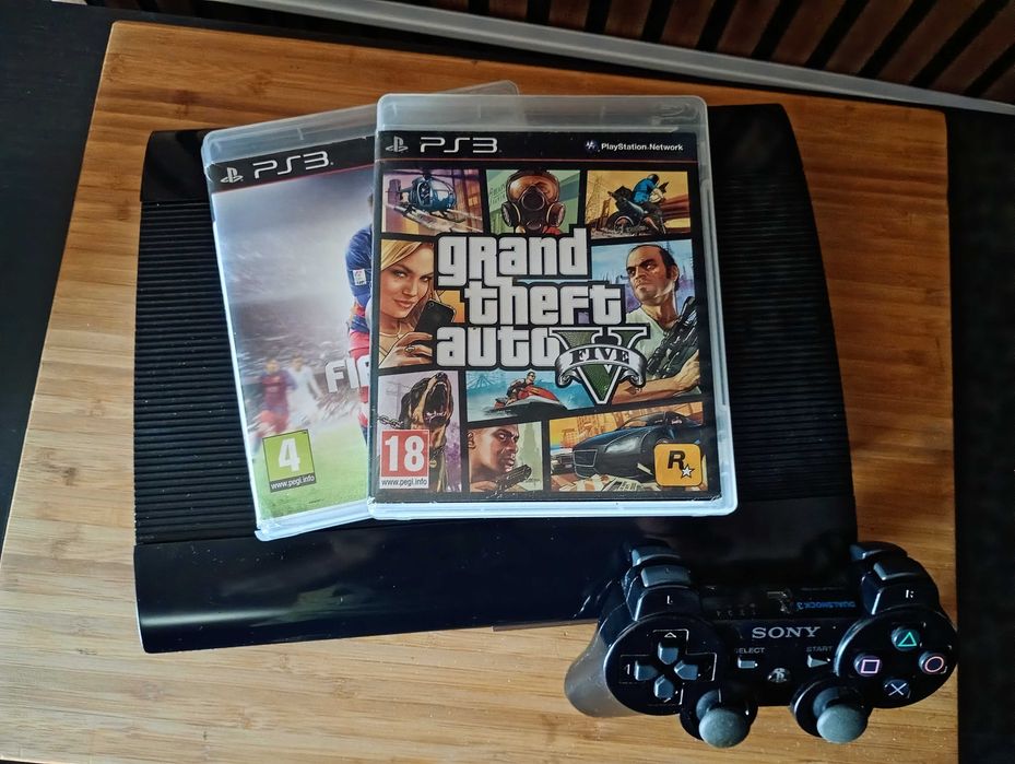 PS3 super Slim + jogos