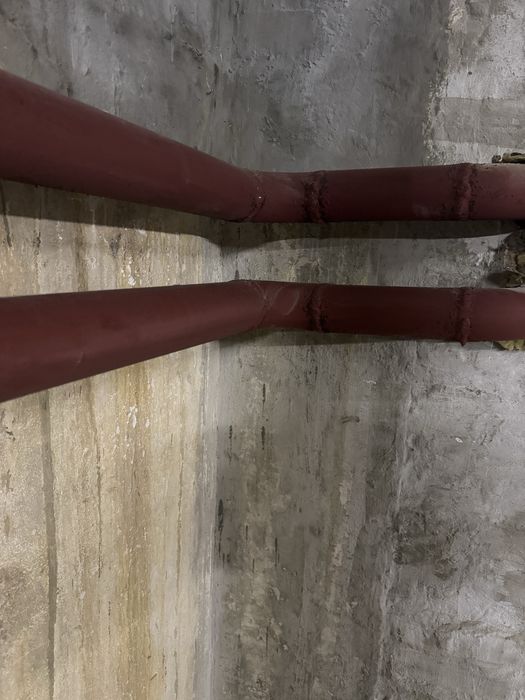 Продаються 2 паркомісця + підсобка,м. Берестейська