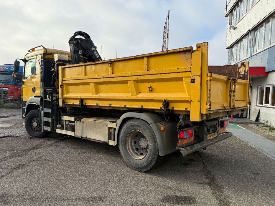 MAN 18.310 4X4 GRUA HIAB-122 TRIBASCULANTE SÓ 330.000km #OPORTUNIDADE#