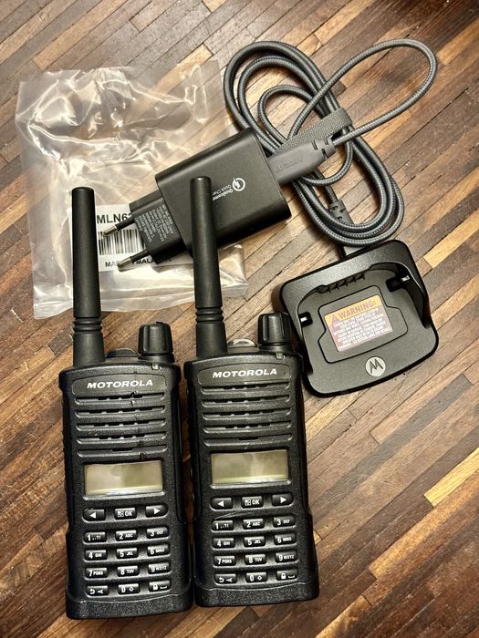 2x Motorola XT660d XT665D cyfrowy radiotelefon PMR XT460 XT420 dPMR