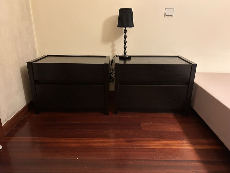 1 Cómoda + 2 Mesinhas de Cabeceira + 2 candeeiros