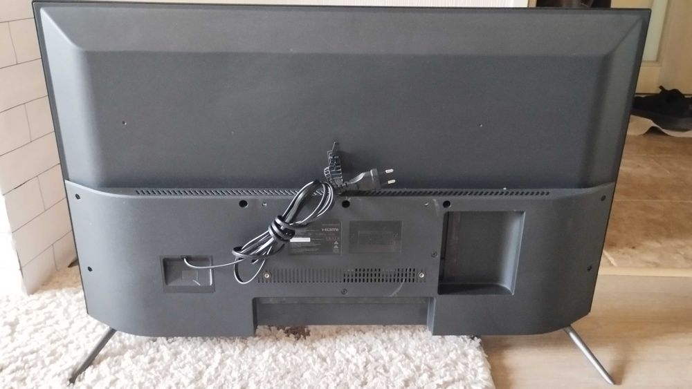 Smart  телевизор 32 wi-fi