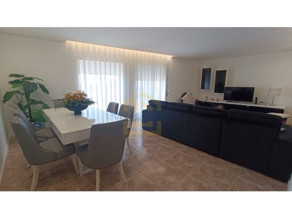 Apartamento T3 com Vista Mar, elevador, Garagem Fechada e Varanda -...