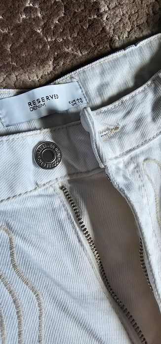 Jeansy Barrel Leg z haftem Reserved rozm 44