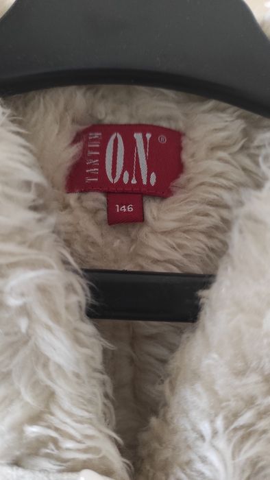 Теплая меховая жилетка на девочку рост 146 см