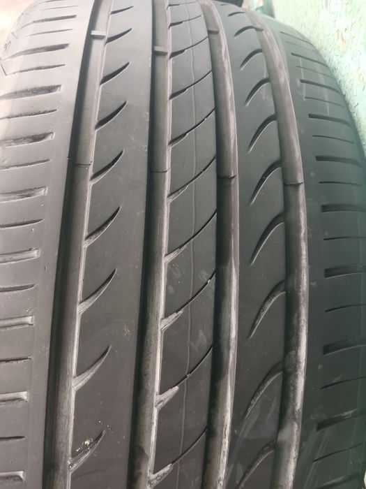 Продам літню гуму 215/40 R18