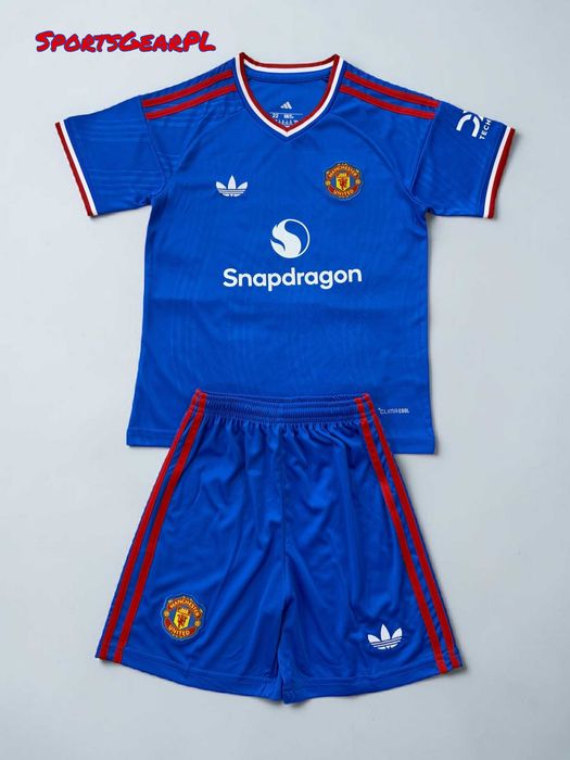 NOWOŚĆ! 26/27 MANCHESTER UNITED Komplet Strój Wyjazdowy 135 - 145 cm