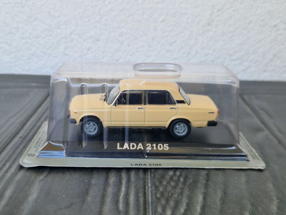 Łada 2105  1:43