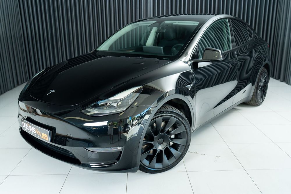 Tesla Model Y Long Range All-Wheel Drive