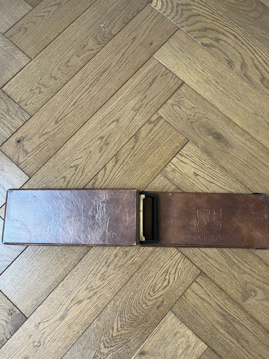 Samochodowy organizer kuferek Auto Box + 17 kaset retro