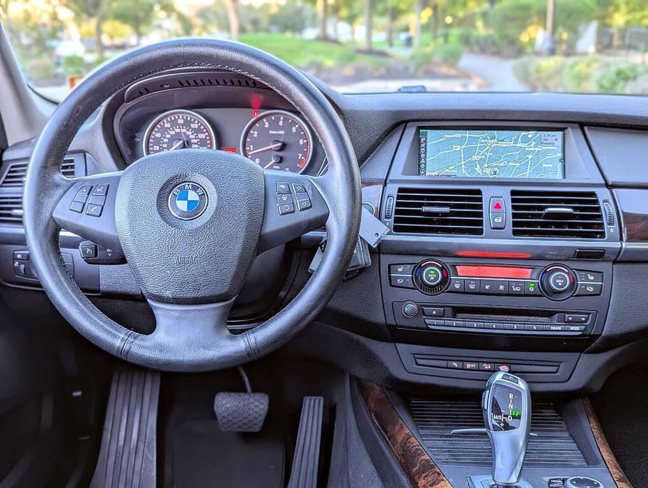 BMW X5      2012