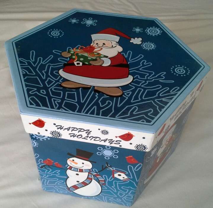Caixa hexagonal com motivos de natal