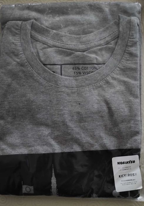 T-shirt nova XL, original Komatsu