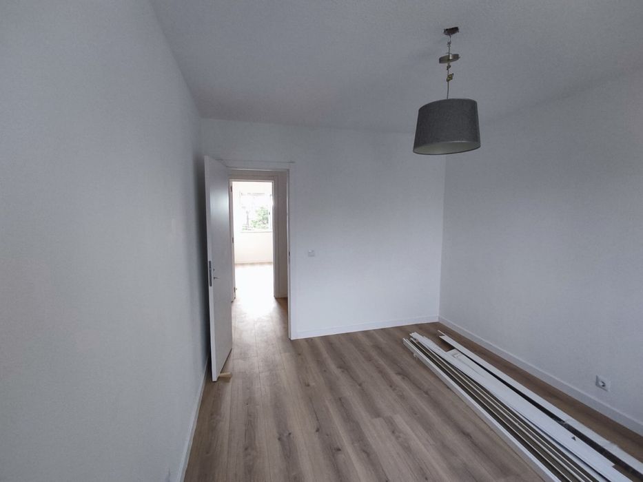 Arrendamento T2 remodelado cidade Sol